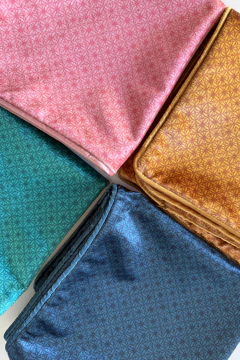 Imagem do CAPA DE ALMOFADA COM VIÉS 45X45 EM VELUDO BRILHOSO PADRONAGEM AZUL