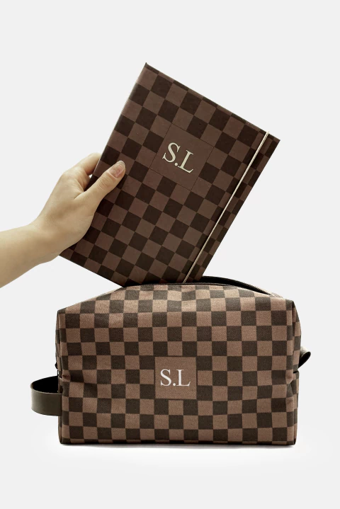 KIT NECESSAIRE MASCULINA E CADERNO A5 PERSONALIZADOS ESTAMPA QUADRICULADO - comprar online