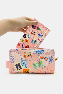 NECESSAIRE EM TECIDO IMPERMEÁVEL ESTAMPA TRIP - comprar online
