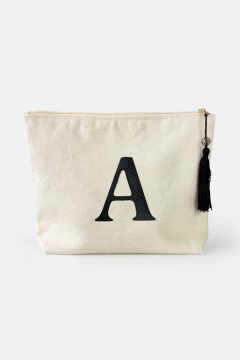 KIT DE BOLSA E NECESSAIRE EM ALGODÃO CRU PERSONALIZADO COM INICIAL - Signora Estilo e Decor 