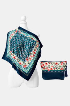 KIT LENÇO 65X65 COM NECESSAIRE FEMININA P - ESTAMPA FLORES