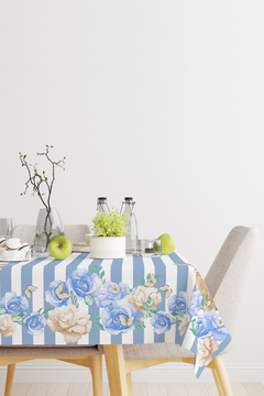TOALHA DE MESA PÁSCOA COELHO LISTRAS AZUL - Signora | Estilo & Decor