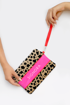 NECESSAIRE CLUTCH FEMININA COM ALÇA DE MÃO ESTAMPA ONÇA NEON