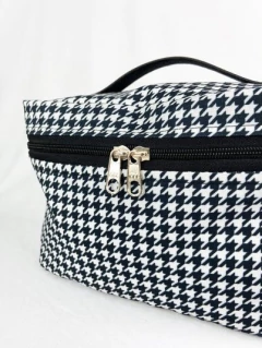 FRASQUEIRA PARA VIAGEM LÁCIO PERSONALIZADA INICIAL ESTAMPA PIED POULE na internet