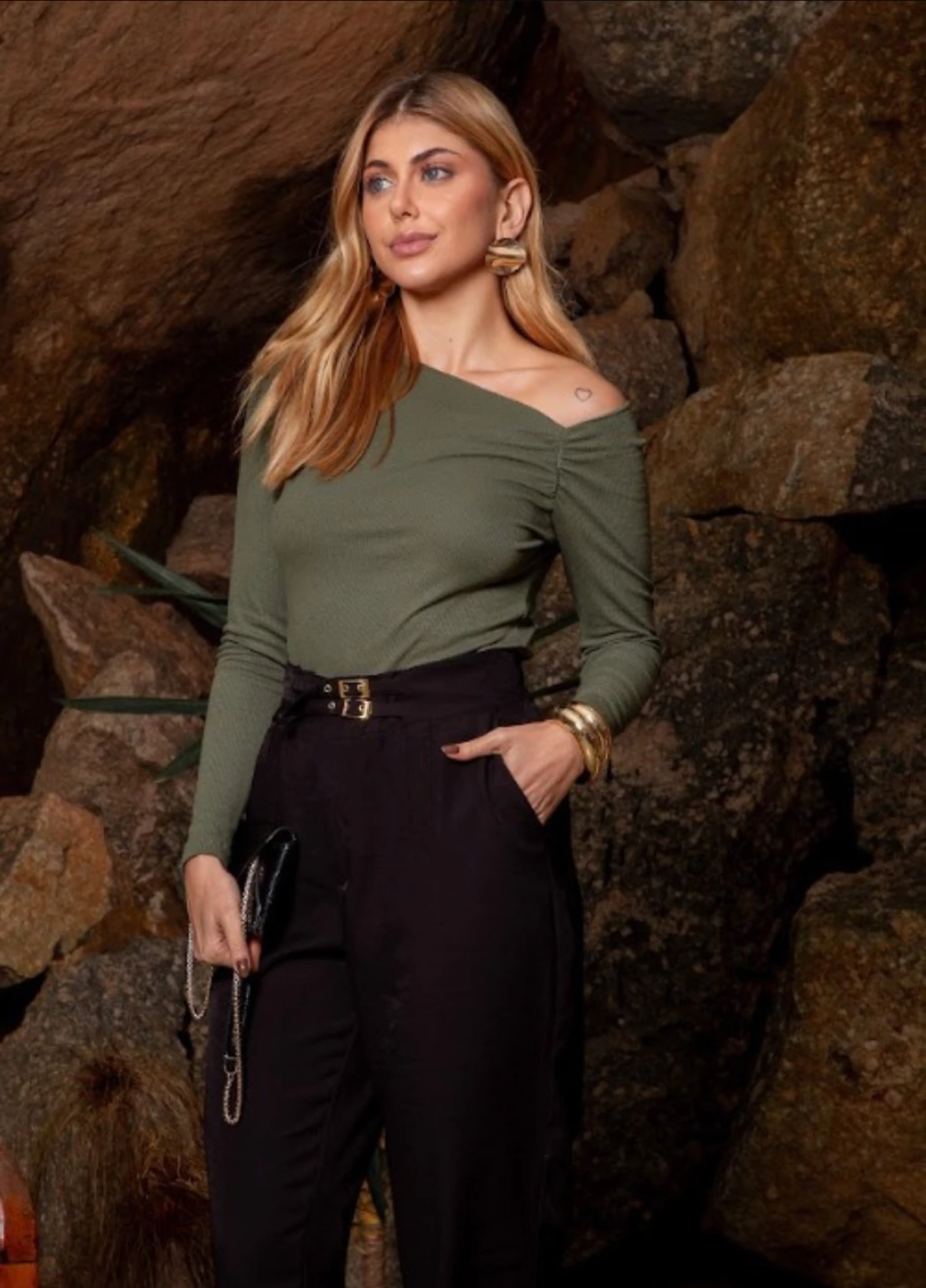 BLUSA ASSIMÉTRICA MANGA LONGA