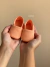 Alpargata Canelada Cor Salmão Bebê Unissex – Sapatinho Confortável 100% Tecido | BABYMONÍ