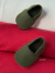 Alpargata Canelada Verde Escuro Bebê Unissex – Sapatinho Confortável 100% Tecido | BABYMONÍ - comprar online