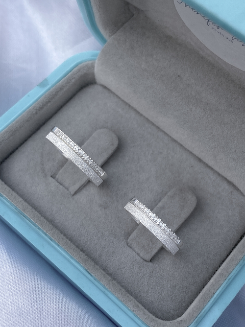 Aliança diamantada com anel cravejado- 2mm