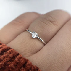 Anel - estilo solitário pedra coração - comprar online