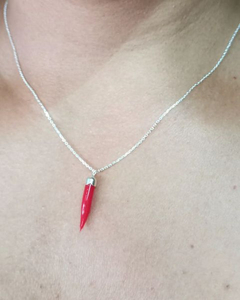 Collar Cuerno rojo