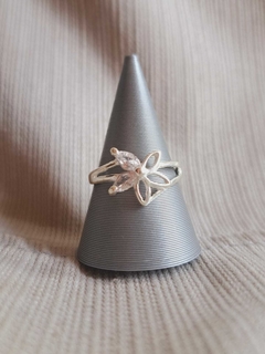 Anillo cubic Flower