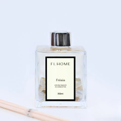 Aromatizador de Ambientes Frésia - 250 ml - Vidraria Cubo - comprar online