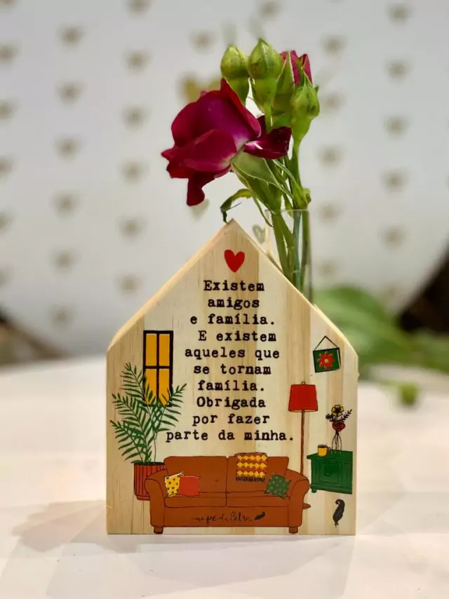 Mini Vaso Casinha Amigos e família - Pinus 10x8 cm