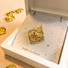 Caixinha Pingente Capricornio Signos Colorido - comprar online