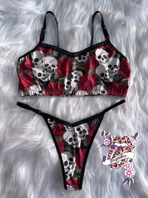 CONJUNTO CALAVERAS Y ROSAS - S - comprar online