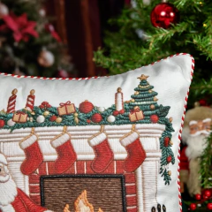Capa de Almofada Papai Noel na Lareira Veludo com Cordão - comprar online