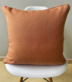 Capa de Almofada em Linho Terracota com Cordão Cru - comprar online