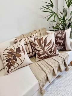 kit 4 Capas de Almofadas Linho Broderie Folhagens Marrom - comprar online