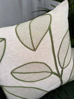 Capa de Almofada Bordada Folhas Verde e Off White Concept Luxo na internet