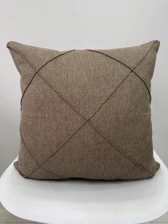 Capa de Almofada Drapeada em Linho Marrom Taupe - comprar online