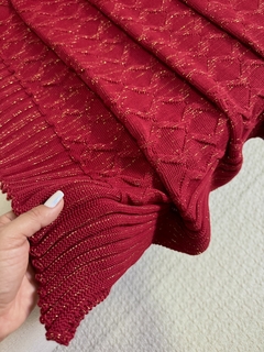 Manta em Tricot Vermelha com Fios Dourados Natalina 1.80x0.90 na internet