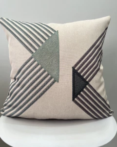 Capa de Almofada Linho Grande Com Aplique Boucle Deltas Verde Menta - comprar online