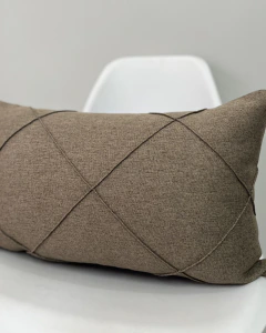 Capa Retangular Drapeada em Linho Marrom Taupe na internet