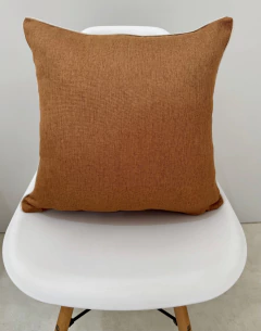 Capa de Almofada em Linho Caramelo com Cordão Cru - comprar online