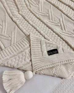 Manta em Tricot Athenas Natural com Tassel 1.70x1.30 - loja online