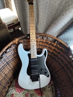 Pronta Entrega - Guitarra Jackson San Dimas Adrian Smith Snow White Replica Chinesa