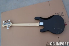 Baixo Music Man Ernie Ball Sting Ray 5 Black Replica Chinesa na internet