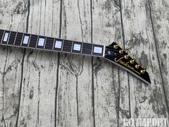 Guitarra Jackson Custom Shop Randy Rhoads RR 1.5 RR3 Ivory with Black Pinstripes Replica Chinesa