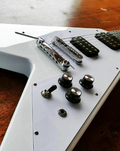 Guitarra Elétrica Flying V Custom Shop Alpine White Replica Chinesa na internet