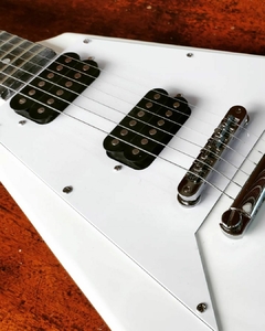 Guitarra Elétrica Flying V Custom Shop Alpine White Replica Chinesa - comprar online