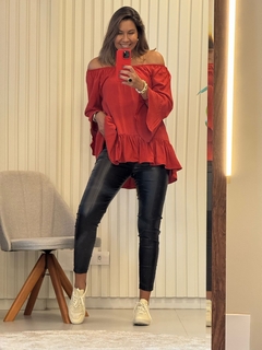 Blusa Lora na internet
