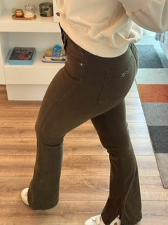 Calça Boot Cut Militar Lez a Lez - LiStore Conceito