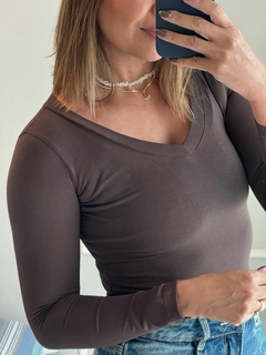 Básica Visco Lycra Decote V - comprar online