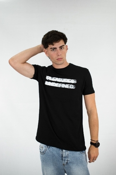 Remera Pleasure Negra