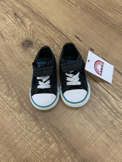 Tenis All star preto com tiras azul e verde (Converse) na internet