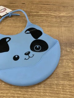 Babador de plástico azul com preto na internet