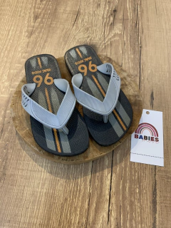 Chinelo cinza e preto (Mac kids) - Babies Move Brecho