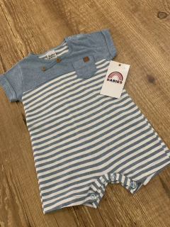 Macacão curto listrado branco e azul claro - bolso frontal (Sonho Mágico) - comprar online