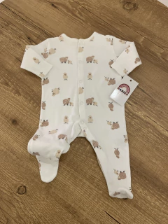 Macacão com pé branco com estampa ovelhinhas bege - comprar online