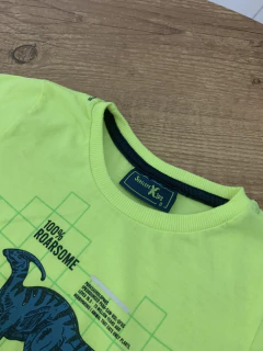 Conjunto blusa verde neon com dinossauro + short moletom azul marinho (Serelepe) - loja online