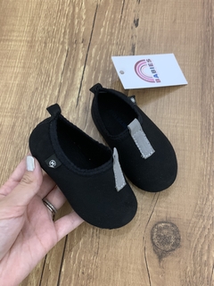 Sapato meia preto - detalhe cinza (Molekinho) na internet