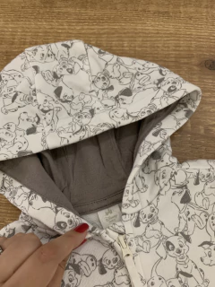 Imagem do Blusa moletom com capuz e zíper branco com cinza - dalmátas (Disney)