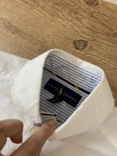 Camisa social manga longa off white com cavalo bordado (Polo Ralph Lauren) - loja online