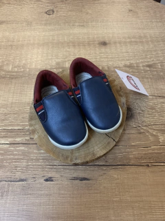 Sapatinho de courinho azul com vermelho (Kidy)