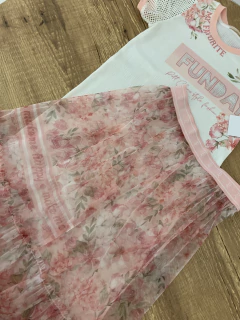 Vestido branco canelado "Funday" com sobreposição de saia de tule rosa (Petit Cherie) na internet