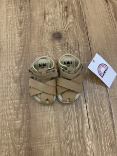Sandalia de couro com tiras marrom claro - fecho de velcro (Bibi) - loja online